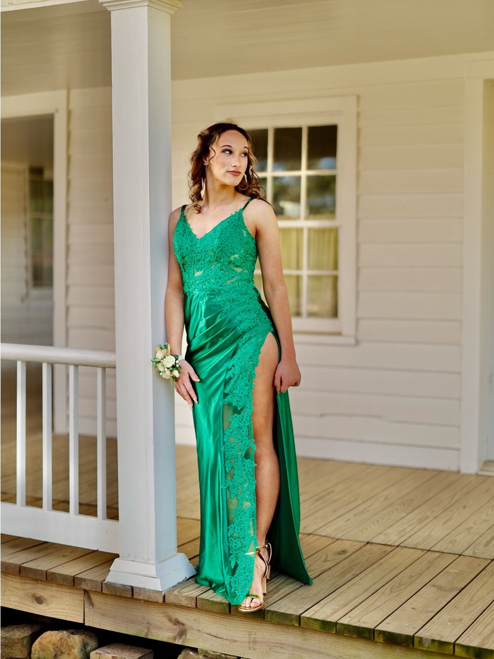 Emerald Lace Satin Evening Gown - Elegant Green Prom Dress